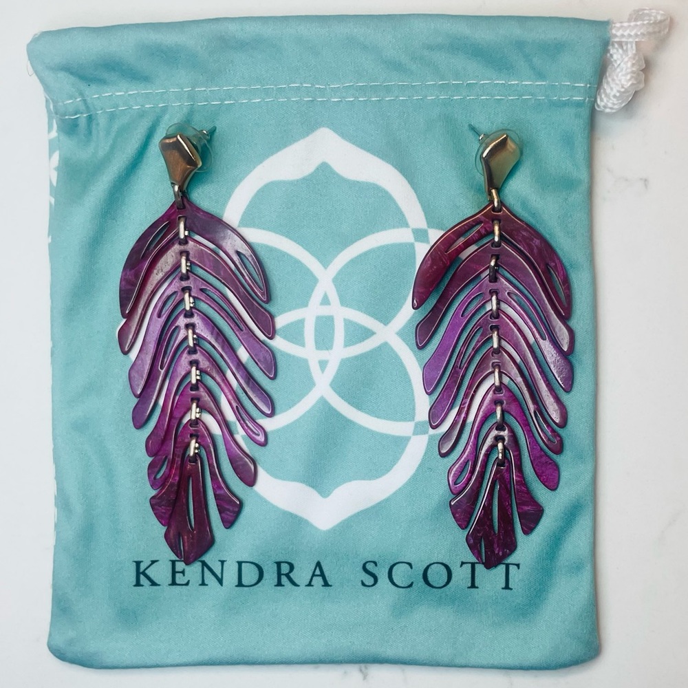 Kendra Scott feather shape earring